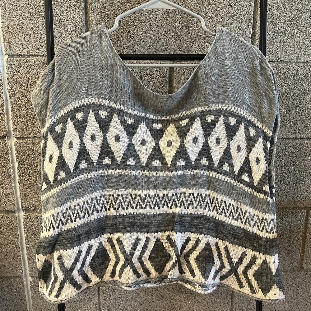Vintage Boho Gray and White Patterned Knit Swim Coverup Poncho